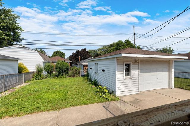 9929 Carter Avenue, Allen Park, MI 48101