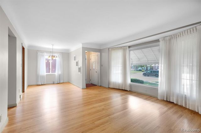 9929 Carter Avenue, Allen Park, MI 48101