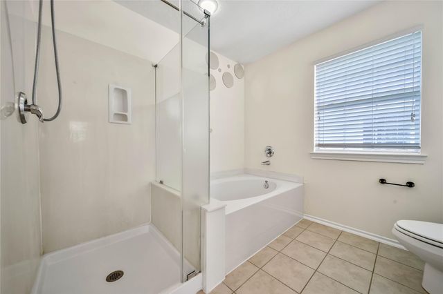 483 Folk Crest Lane, Dickinson, TX 77539