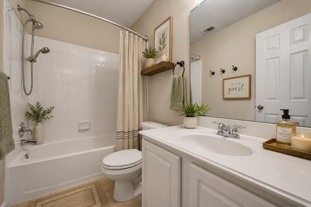 483 Folk Crest Lane, Dickinson, TX 77539
