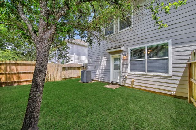 483 Folk Crest Lane, Dickinson, TX 77539