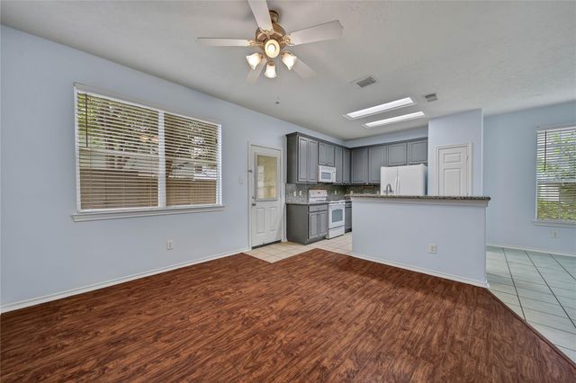 483 Folk Crest Lane, Dickinson, TX 77539
