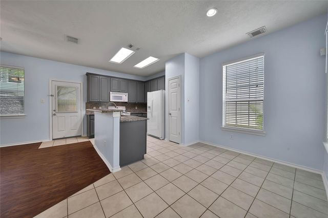 483 Folk Crest Lane, Dickinson, TX 77539