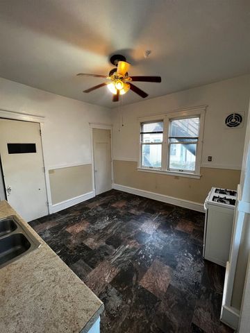 2602 6th Avenue, Moline, IL 61265