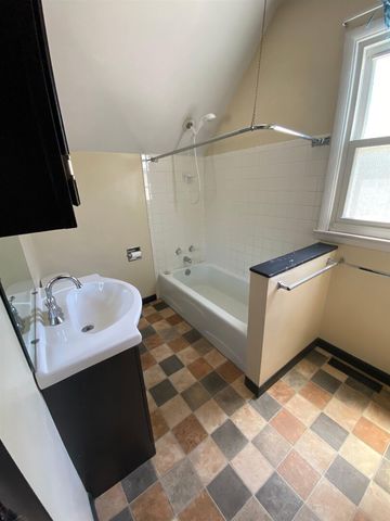 2602 6th Avenue, Moline, IL 61265