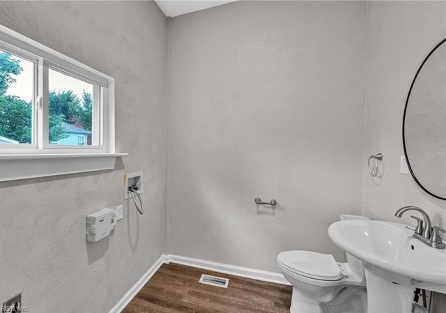 629 27th ST, Newport News, VA 23607