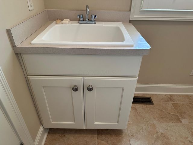 5759 CRIGHTON Drive, Dublin, OH 43016