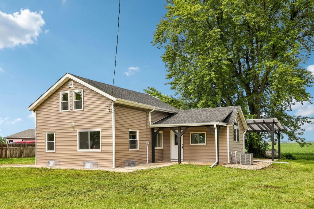 W6146 State Line ROAD, Walworth, WI 53184