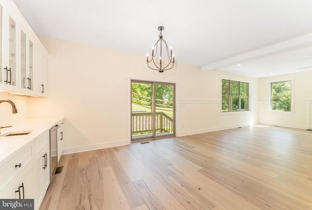 8 CHURCH STREET, Stockton, NJ 08559
