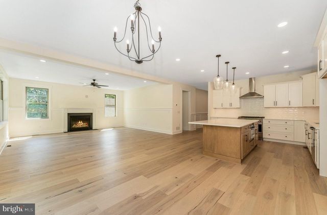 8 CHURCH STREET, Stockton, NJ 08559