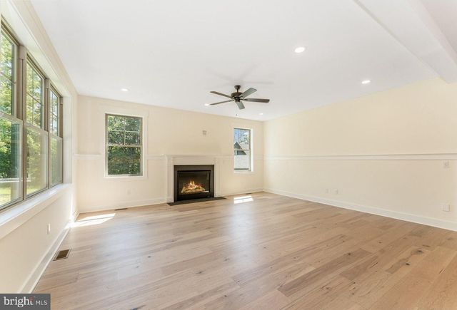 8 CHURCH STREET, Stockton, NJ 08559