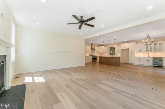 8 CHURCH STREET, Stockton, NJ 08559