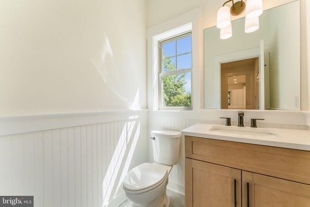 8 CHURCH STREET, Stockton, NJ 08559