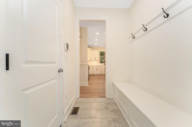 8 CHURCH STREET, Stockton, NJ 08559