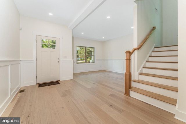 8 CHURCH STREET, Stockton, NJ 08559