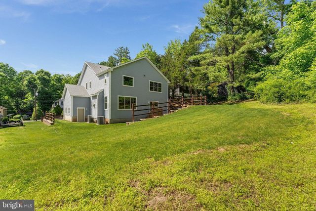 8 CHURCH STREET, Stockton, NJ 08559