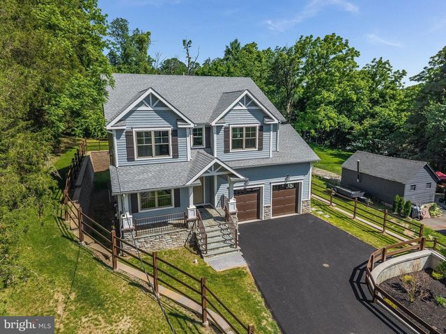 8 CHURCH STREET, Stockton, NJ 08559