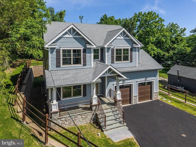 8 CHURCH STREET, Stockton, NJ 08559
