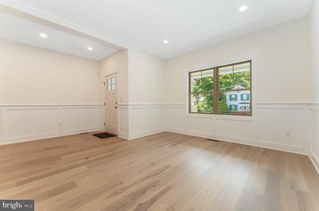 8 CHURCH STREET, Stockton, NJ 08559
