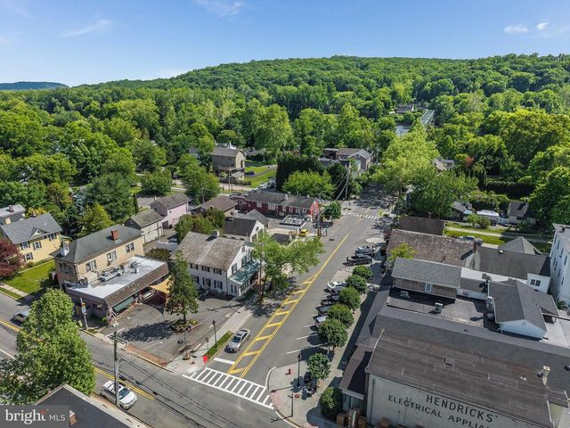 8 CHURCH STREET, Stockton, NJ 08559