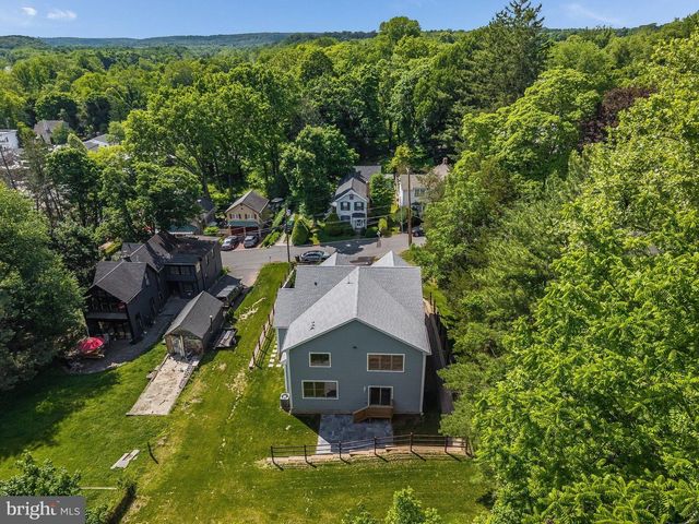 8 CHURCH STREET, Stockton, NJ 08559