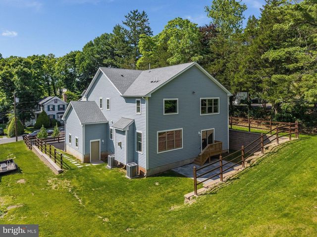 8 CHURCH STREET, Stockton, NJ 08559