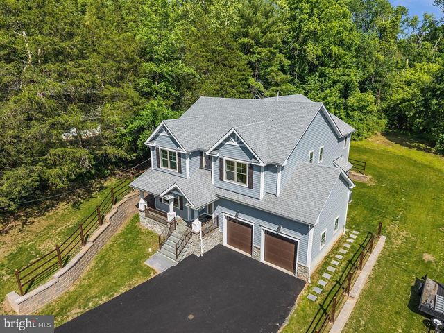 8 CHURCH STREET, Stockton, NJ 08559