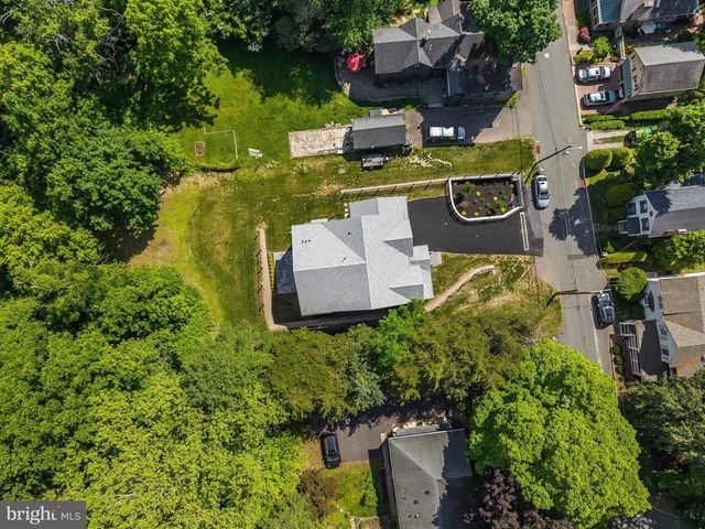 8 CHURCH STREET, Stockton, NJ 08559