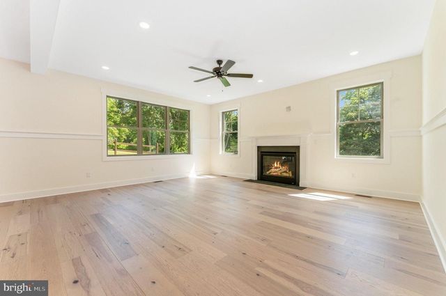8 CHURCH STREET, Stockton, NJ 08559