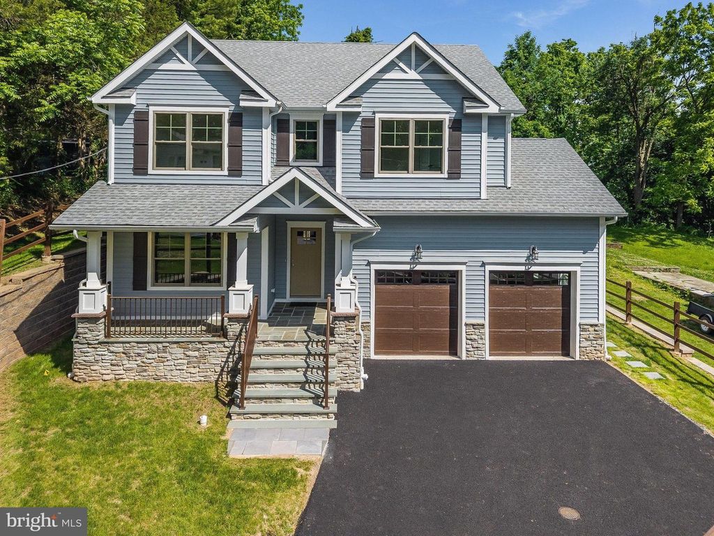 8 CHURCH STREET, Stockton, NJ 08559
