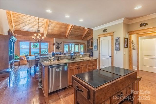 27 Indianola Lane, Bryson City, NC 28713