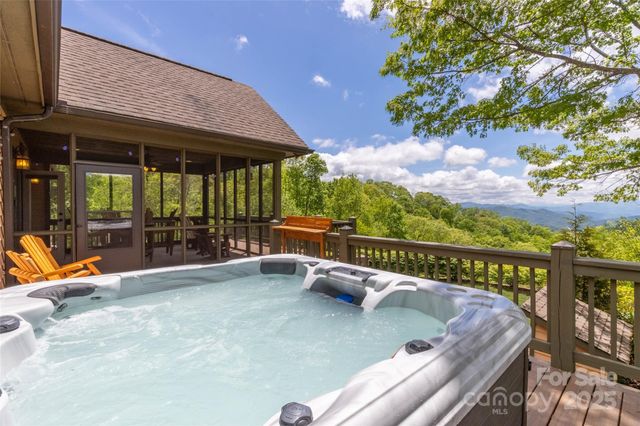 27 Indianola Lane, Bryson City, NC 28713