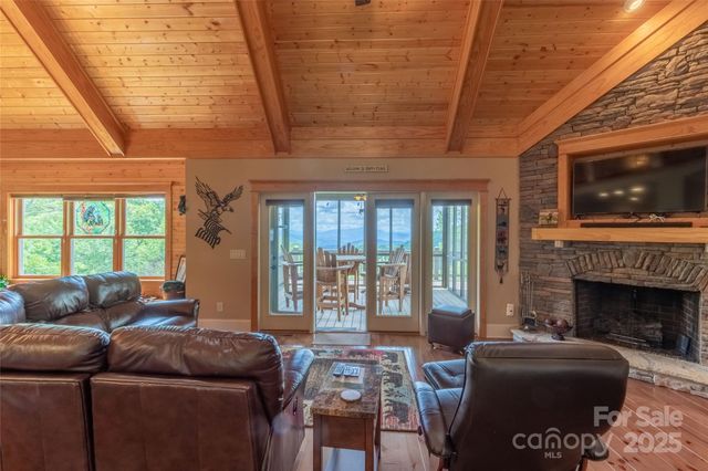 27 Indianola Lane, Bryson City, NC 28713