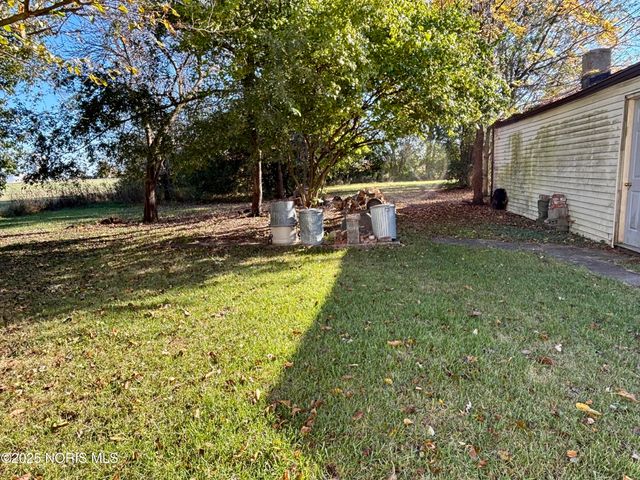 203 Eastwood Avenue, Oregon, OH 43616