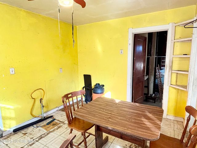 203 Eastwood Avenue, Oregon, OH 43616