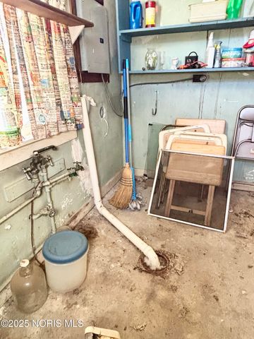 203 Eastwood Avenue, Oregon, OH 43616