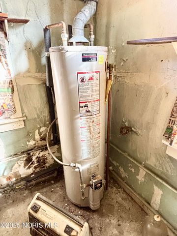 203 Eastwood Avenue, Oregon, OH 43616