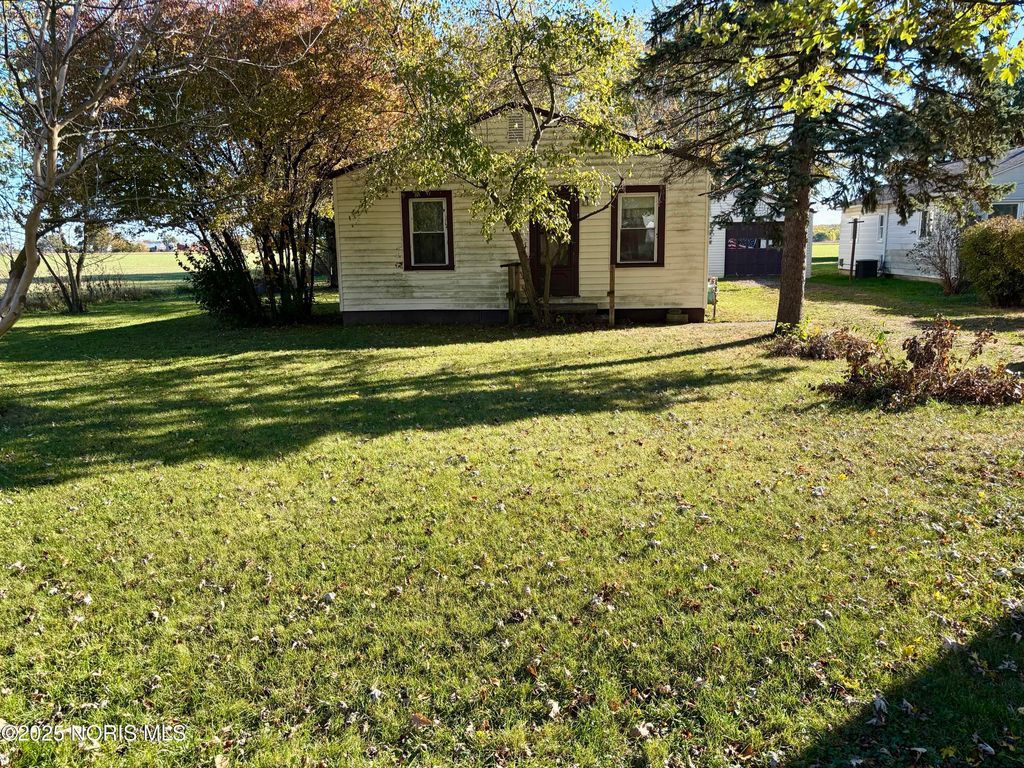 203 Eastwood Avenue, Oregon, OH 43616