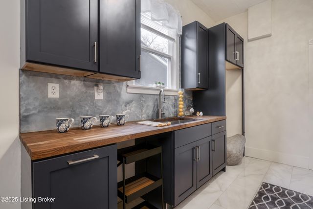 1067 Mary St, Louisville, KY 40204