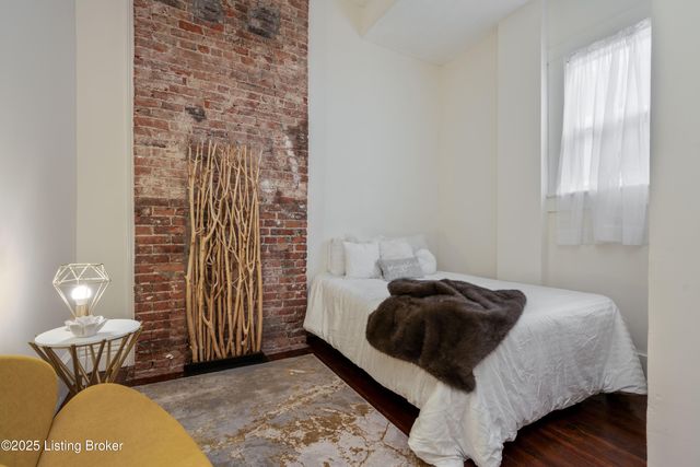 1067 Mary St, Louisville, KY 40204