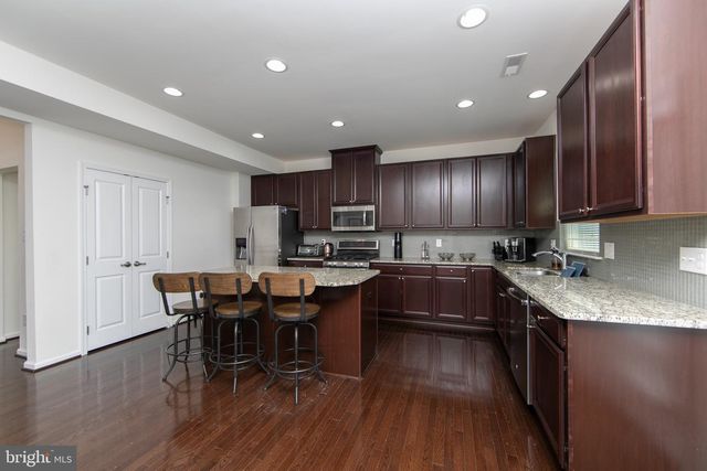 28 REGENCY CT, Cherry Hill, NJ 08002