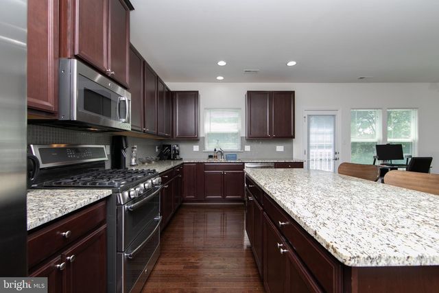 28 REGENCY CT, Cherry Hill, NJ 08002