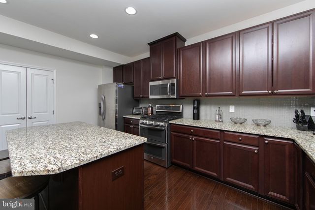 28 REGENCY CT, Cherry Hill, NJ 08002