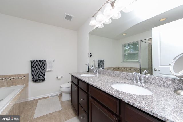 28 REGENCY CT, Cherry Hill, NJ 08002
