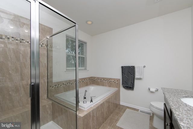 28 REGENCY CT, Cherry Hill, NJ 08002