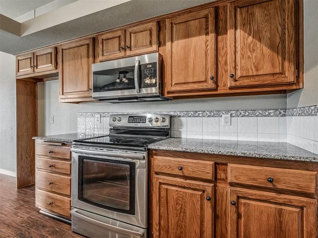7148 NW 102nd Street, Oklahoma City, OK 73162