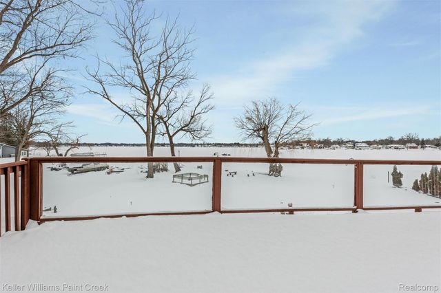 10045 Highland Road, White Lake Charter Township, MI 48386