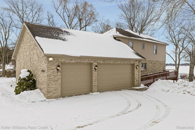 10045 Highland Road, White Lake Charter Township, MI 48386