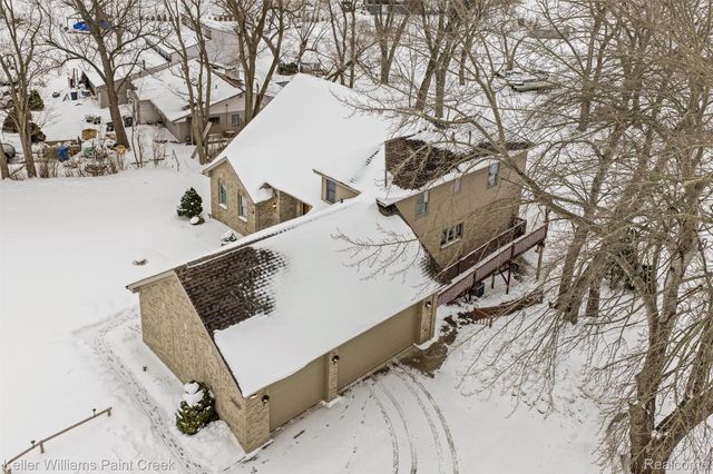 10045 Highland Road, White Lake Charter Township, MI 48386