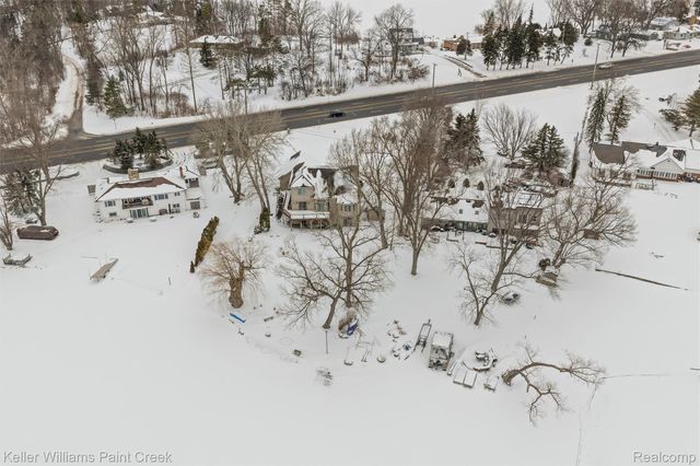 10045 Highland Road, White Lake Charter Township, MI 48386